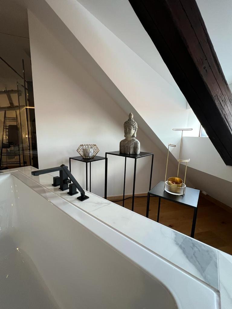 Unique Oldtown Apartment / Loft Нюрнберг Экстерьер фото